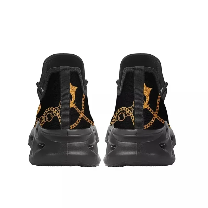 2022 الفاخرة الأزهار النساء حذاء أسود الدانتيل يصل السيدات منصة أحذية رياضية حفلة في الهواء الطلق زوجين شقة سلسلة ذهبية دروبشيب