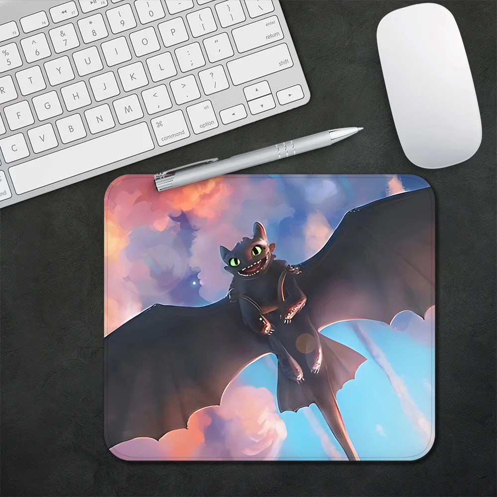 Anime How to Train Your Dragons Gaming Mouse Pad XS Small Mousepad For PC Gamer Desktop Decoration Office Mouse Mat Deskmat Rug