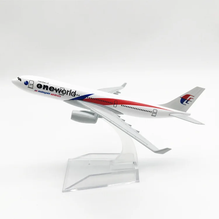 Diecast 16CM 1/400 A330 Russia Aeroflot Indonesia Oman Airline Airplane Plane Aircraft Alloy Model Toy Airplanes decoration