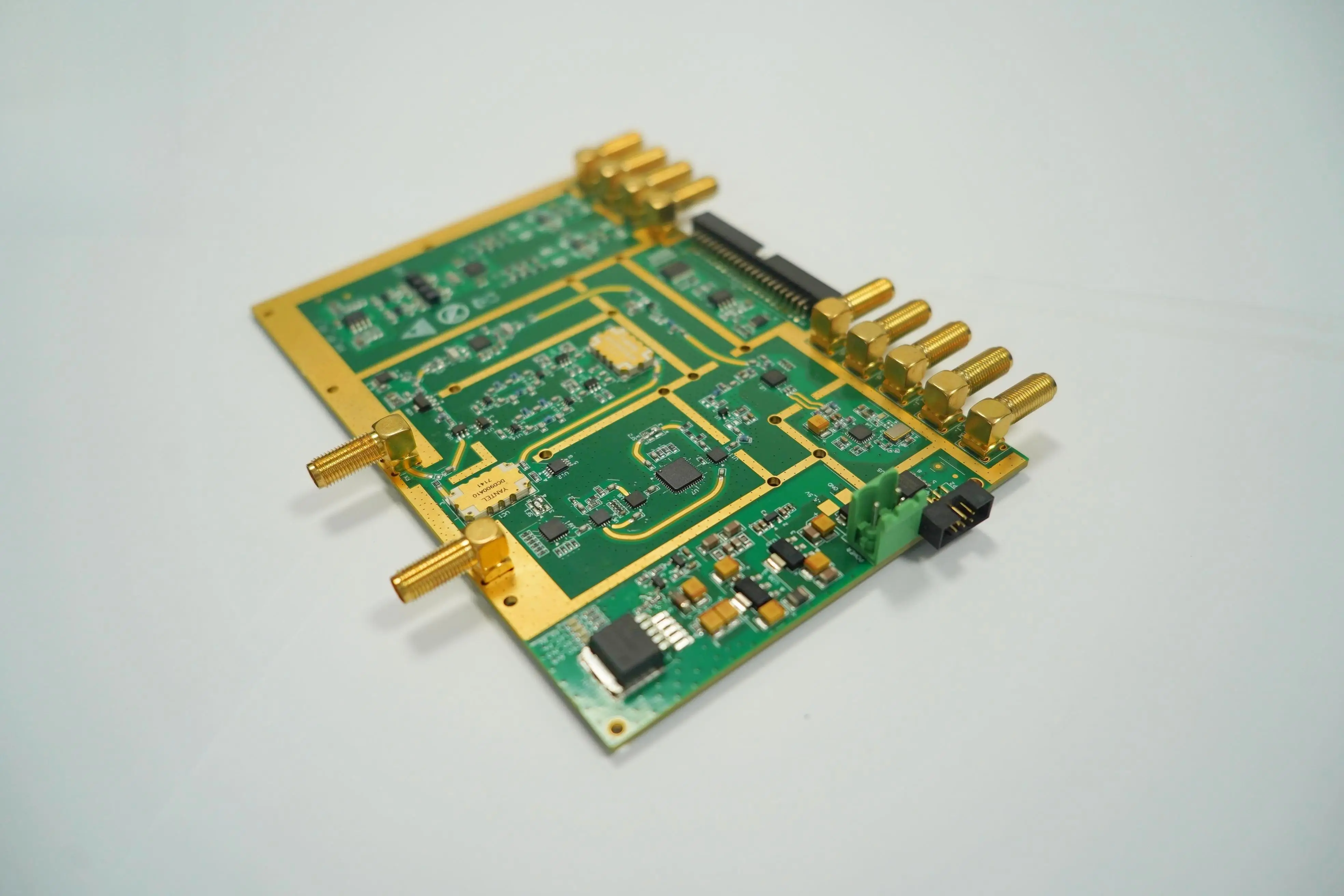 Picture 5: RF quadrature Modulation and Demodulation 700MHz to 2GHz Development Kit UHF RFID Front-End EVM Board
