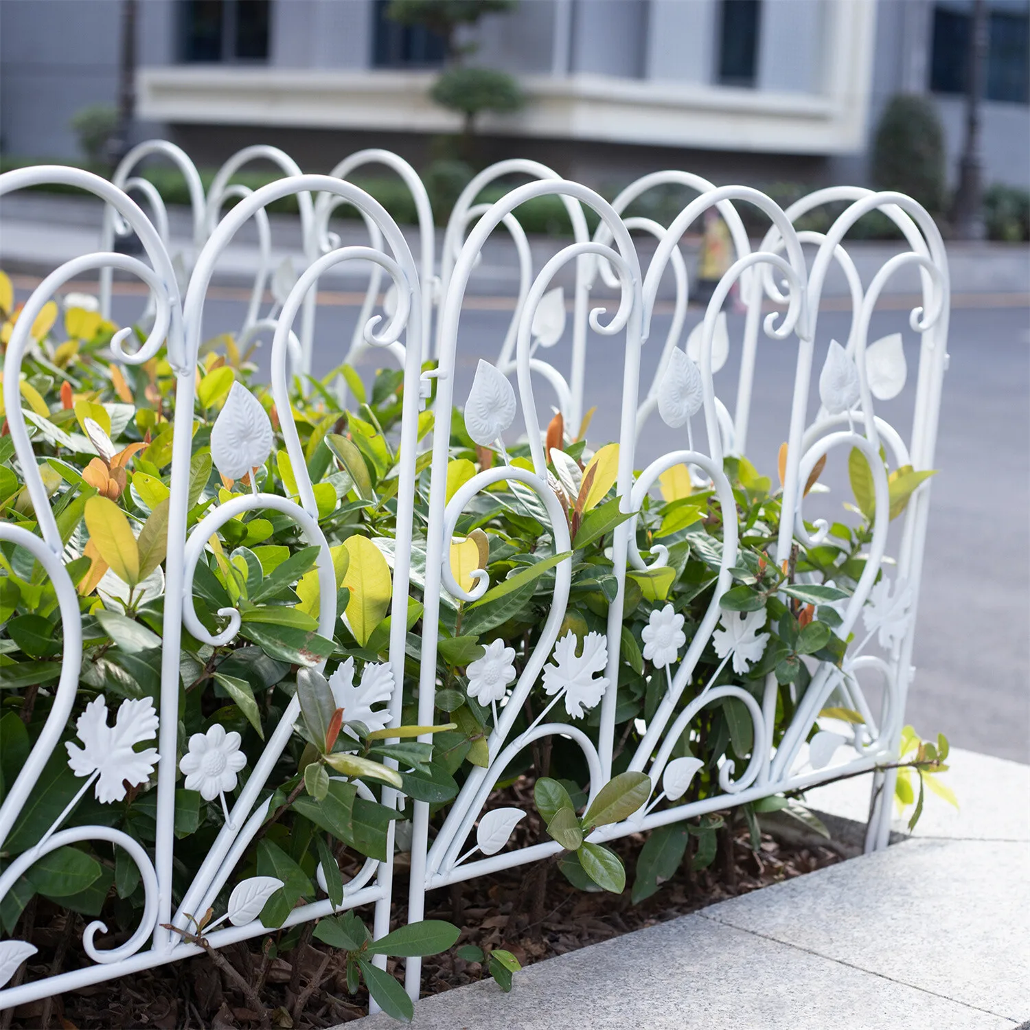 

5 Pack Decorative Garden Fence For Landscaping White Panels Rust Proof Metal