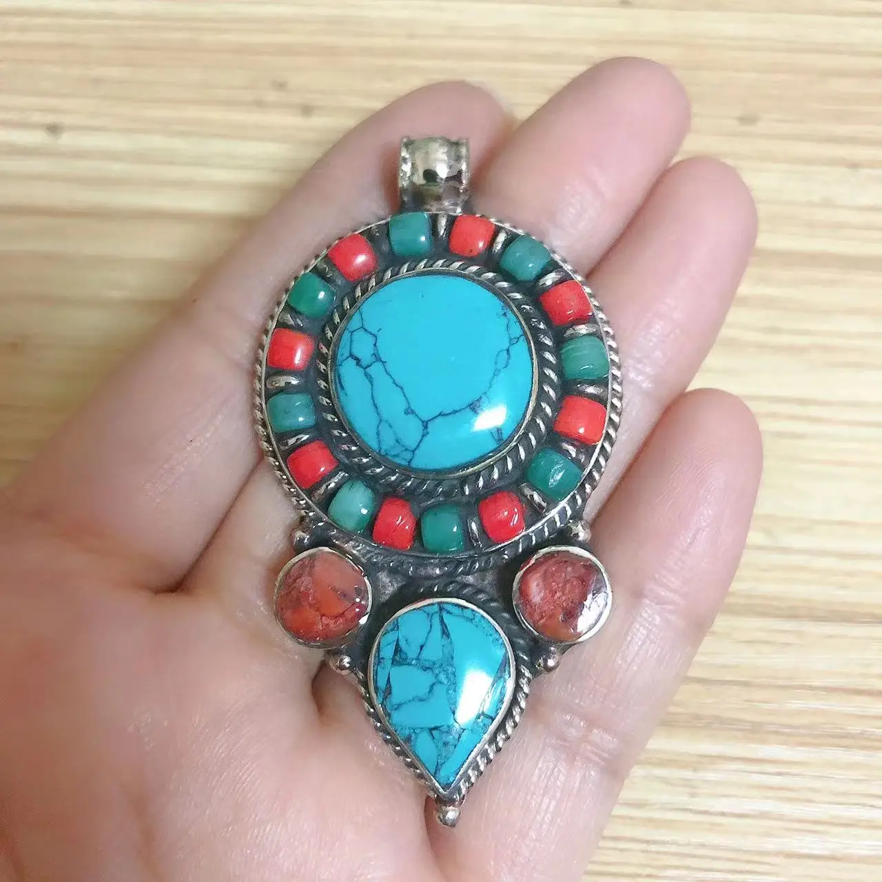 PN043 Ethnic Tibetan Copper Inlaid Turquoises Stone Pendant Necklace For Women 2023 New Style