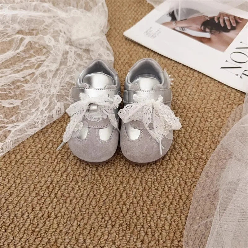 أزياء الفتاة الأميرة حذاء مسطح جديد الحلو الدانتيل Bowknot الاطفال عارضة أحذية رياضية المدرسة المشي تنوعا الأطفال أحذية رياضية