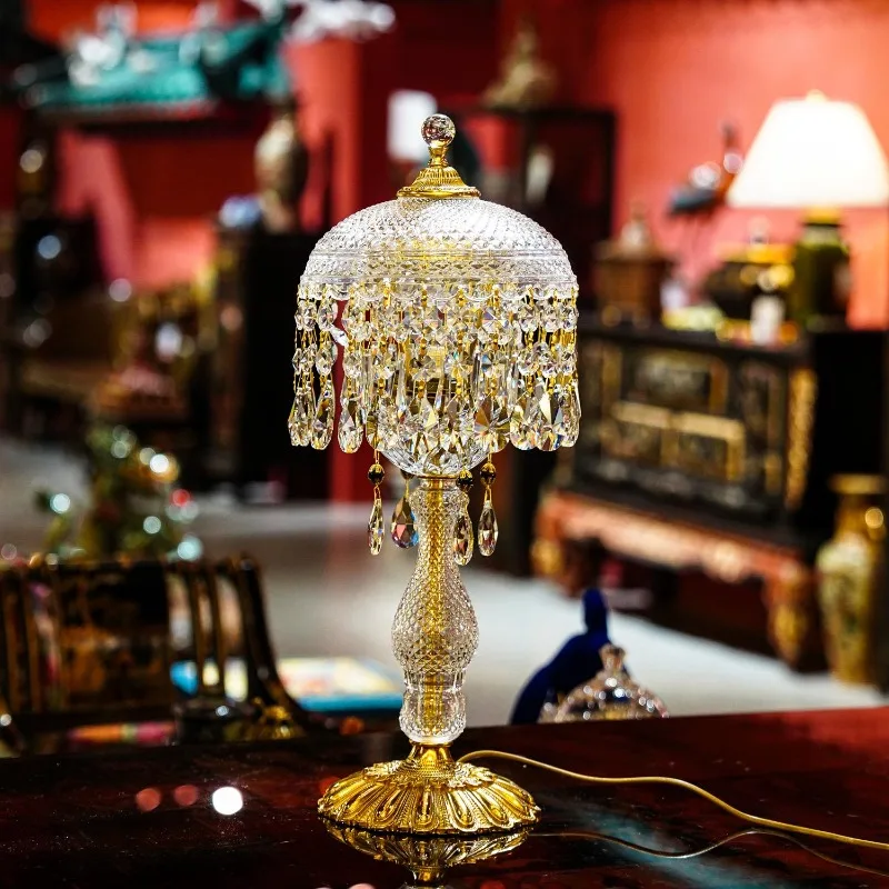 

T03 French retro, light luxury crystal lamp, modern creative study, bedroom bedside ornament