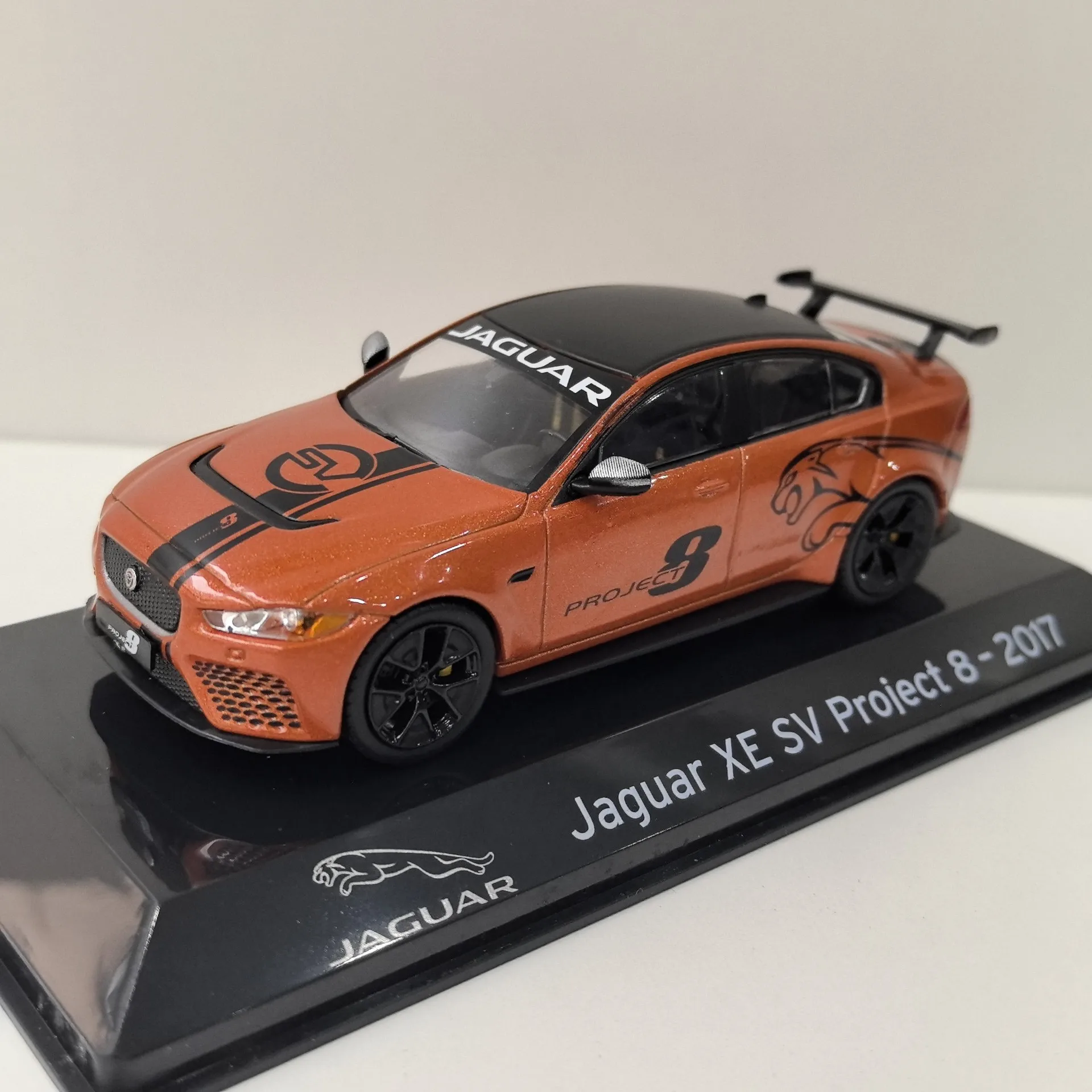 

Diecast IXO 1/43 Scale JAGUAR XE SV Proiect 8 2017 Jaguar Alloy Car Model Collectible Toy Gift Souvenir Display Ornament