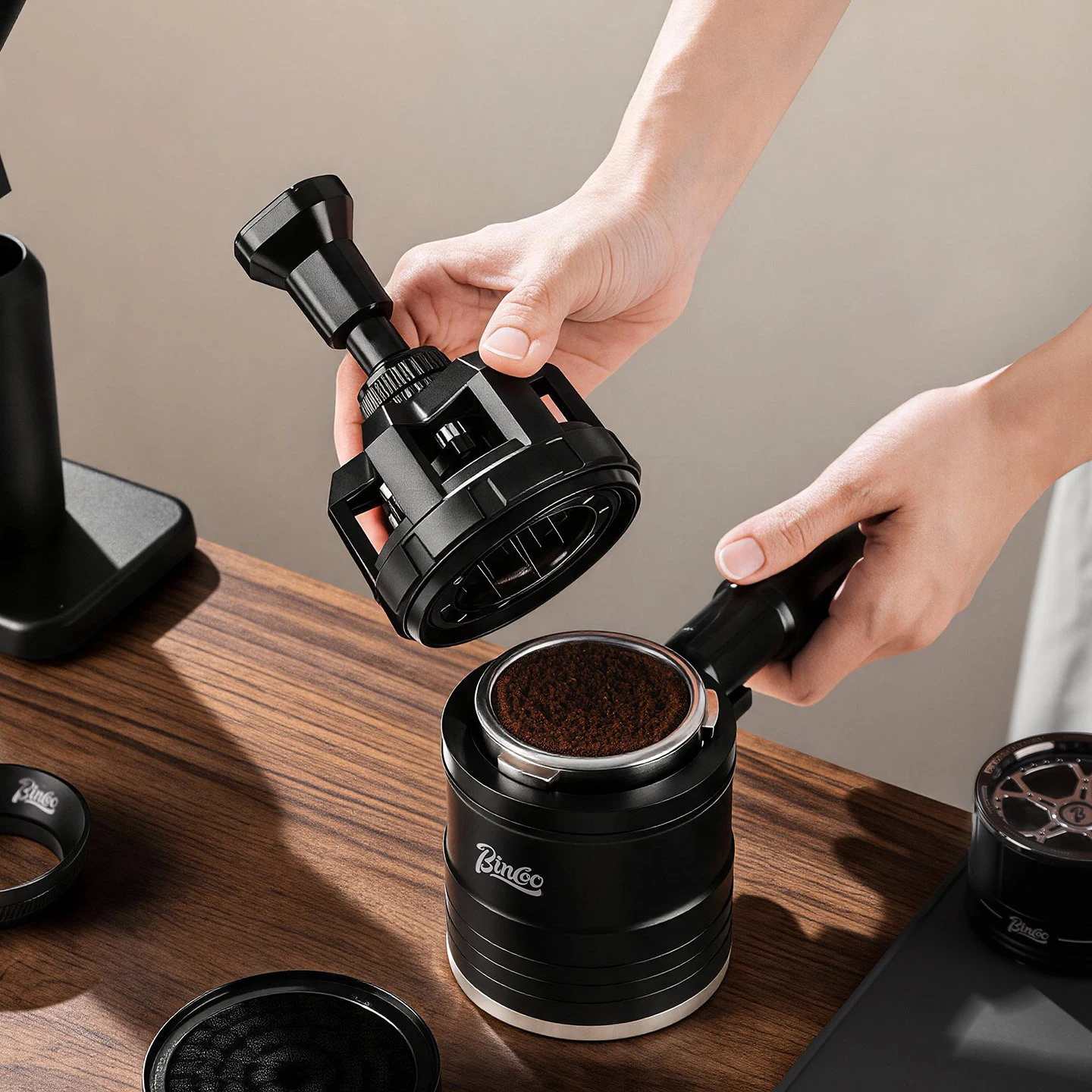 Bincoo Press-Rotate Coffee Distributor Magnetic Stirring Needle Adjustable Needle-Style Coffee Powder Distributor Tool