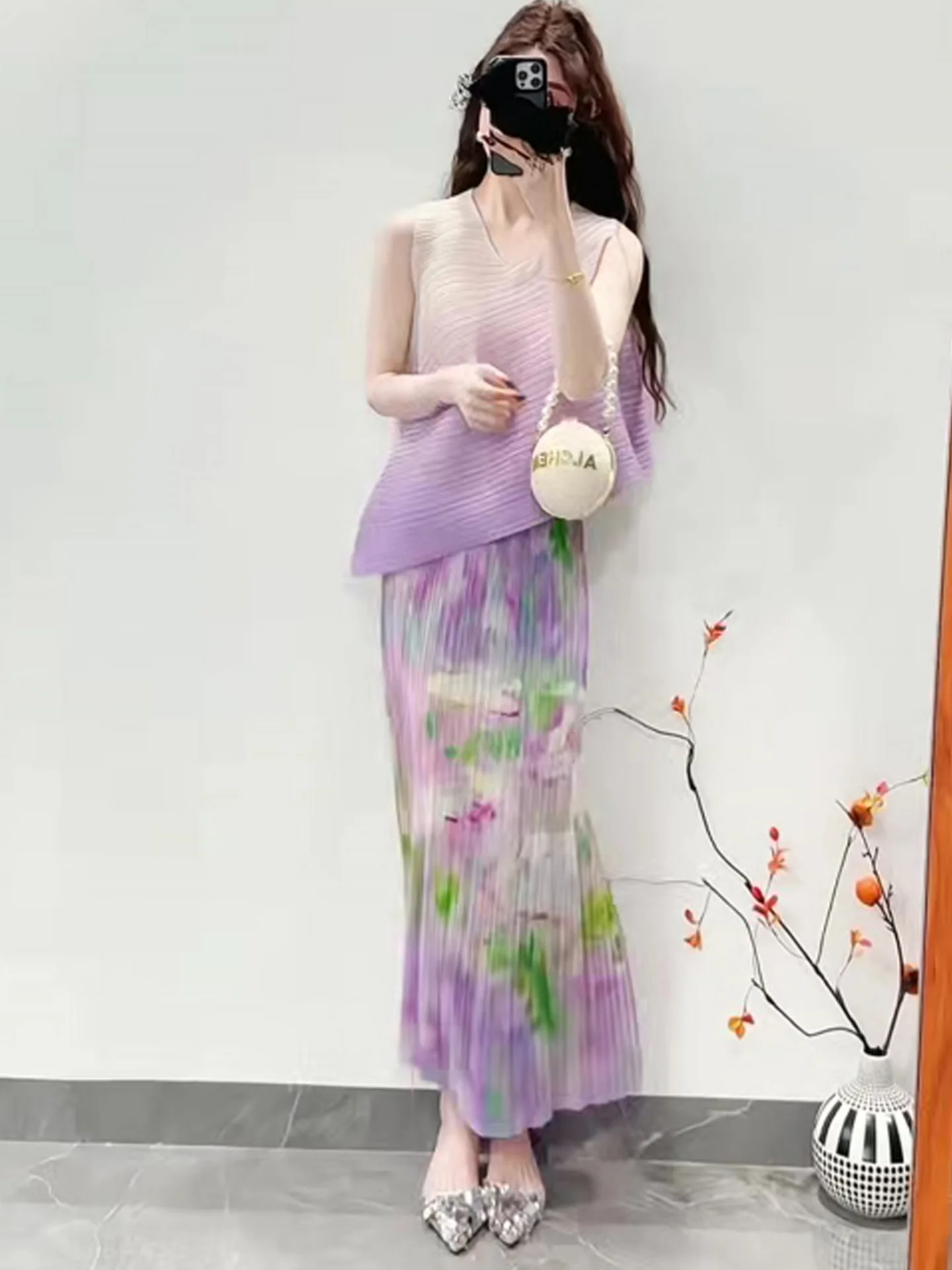 

High-End Asymmetrical Summer Loose Sleeveless Women's Top And Skirt Set Fashionable Pleated Three-Piece Ensemble Polyester Fi...