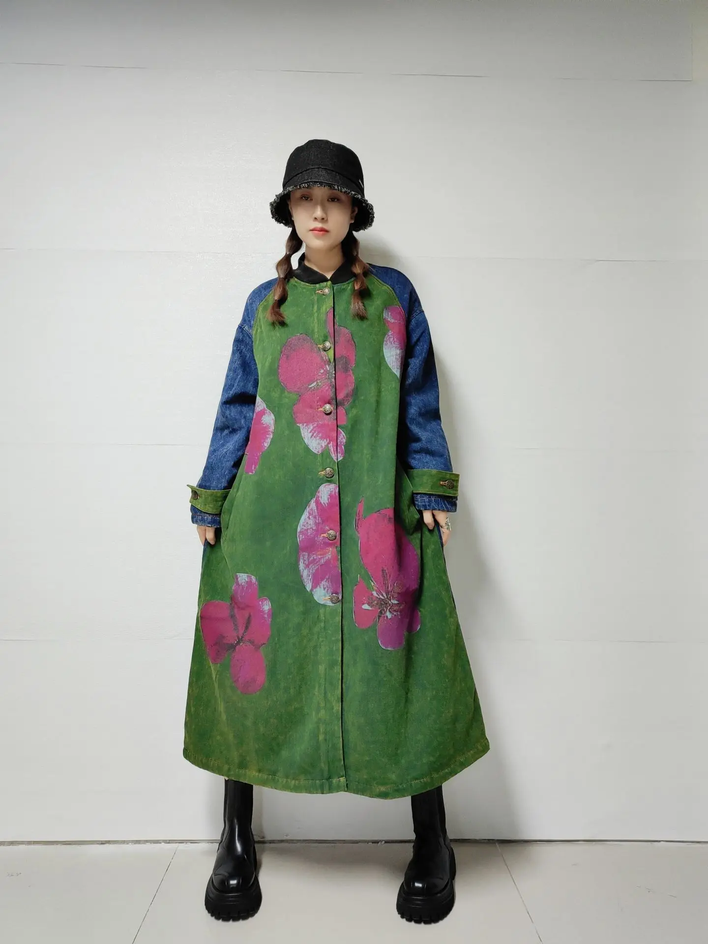 

Female new winter and beiginning spring plus size Retro distressed printed trench plush warm design loose outerwear