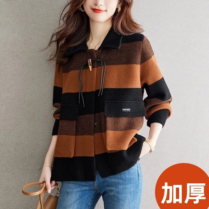 

Women's Plaid Jacket 2025 New Spring Autumn Female Explosions Fashion Coat Middle-aged Female Mother Coat Threaded Overwear