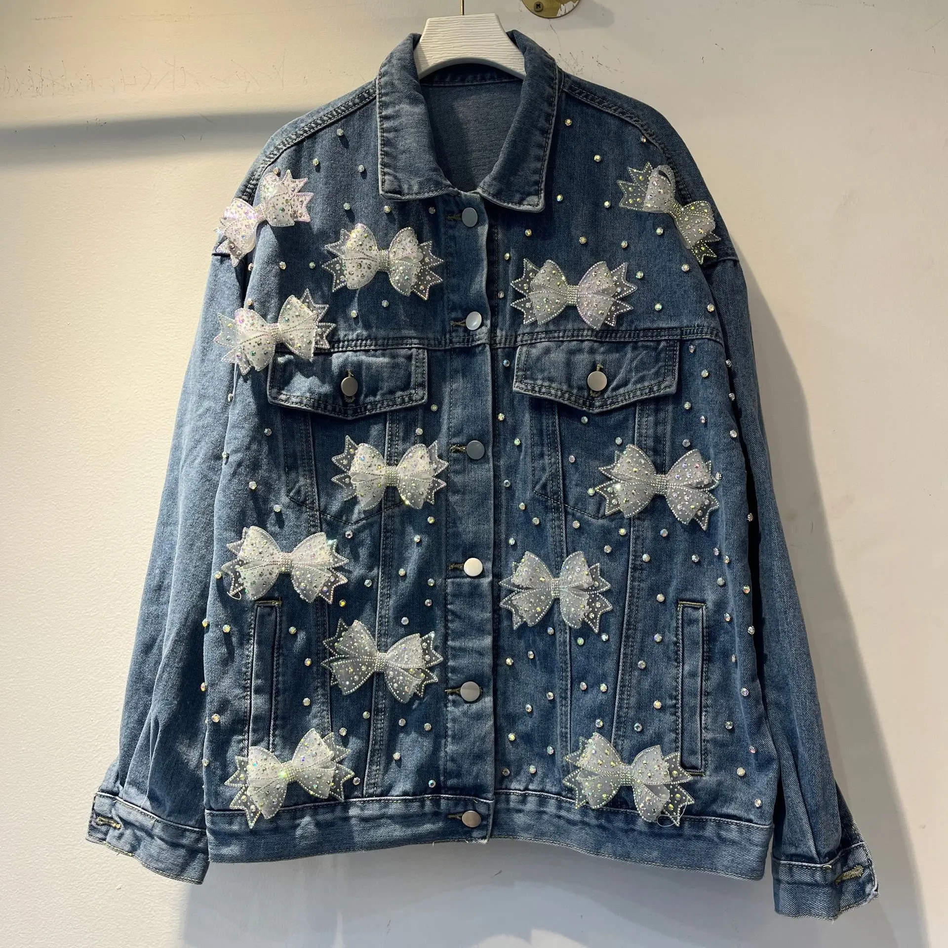 

SuperAen 2026 Autumn New European and American Style Sweet Bow Beading Denim Jacket Loose Waist Fashion Single-breasted Coat