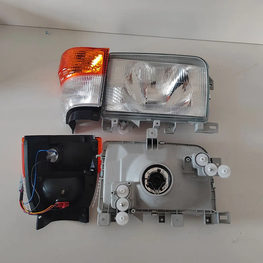 4PCS Headlights for Nissan Atlas Truck  F23 H2F23 B6010-0T500 B6010-5T000 1990 to 1994 Head Lamp