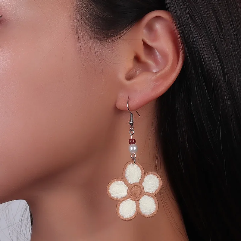 Aihua Niedliche gehäkelte Blumen-Ohrringe für Frauen und Mädchen, handgefertigt, Schmetterling, Schleife, flauschige Kugel-Ohrringe, Geburtstagsfeier, Schmuck, Geschenke – Detail 12