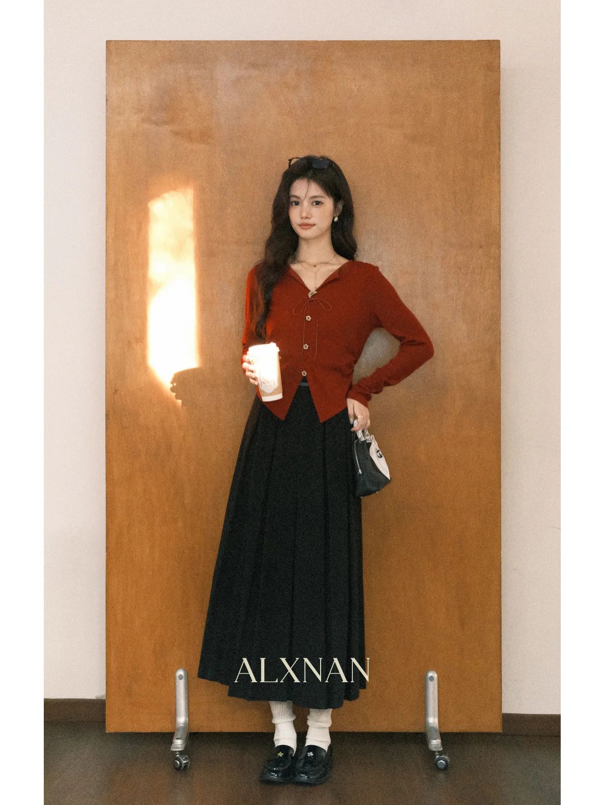 

ALXNAN Red V-neck T-shirt Women Vintage Chic Button Bow Slit Design Long Sleeve Tees Female 2025 Autumn Slim-fit Tops DYL663005