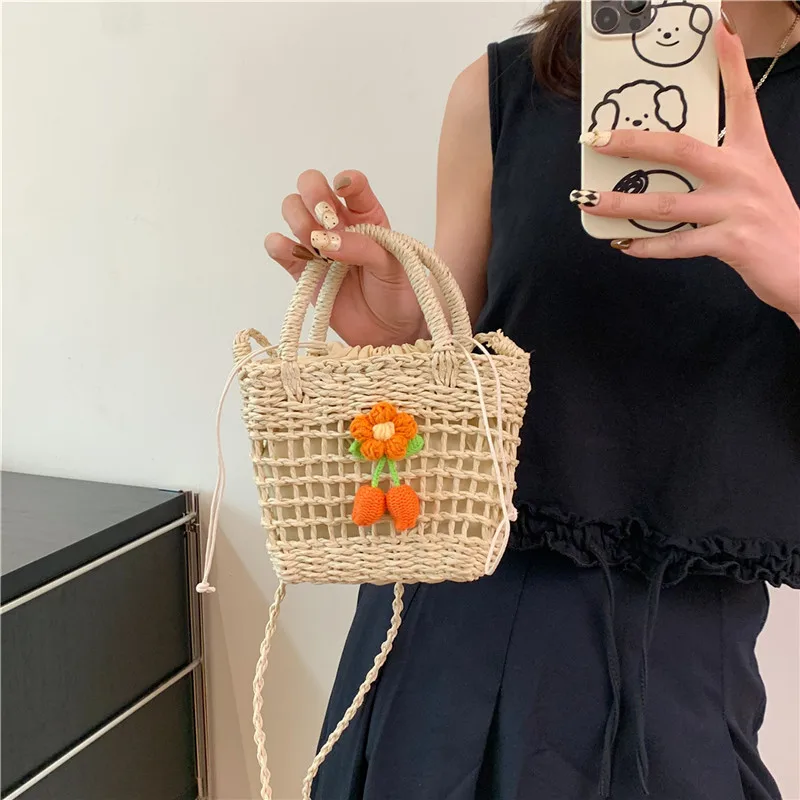 2024 new ins style small fresh flowers seaside vacation straw shoulder crossbody bag