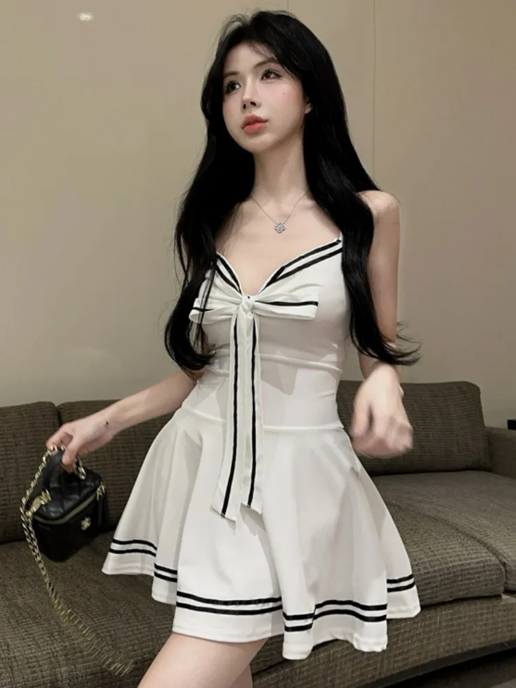 

PZA2025 Летний новый продукт: повседневная женская модная коллекция с v-образным вырезом без рукавов на талии и украшением с кисточками