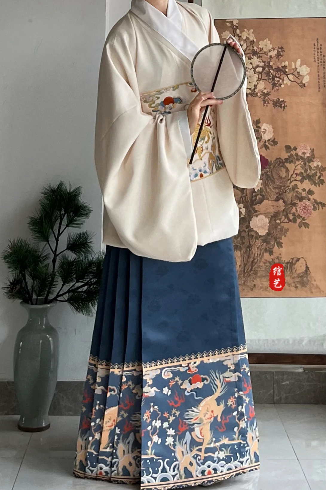 Winter Hanfu Women's Round Neck Robe Skirt Pipa Sleeve Ming Dynasty Ma Mian Skirt 2023 Chinese Lunar Year of the Rabbit