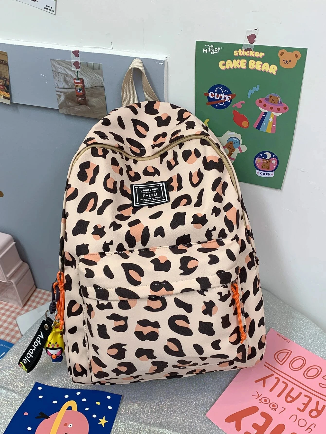 Waterproof Lightweight Leopard Graphic Classic Backpack For Teen Girls Women College Students Fashion Casual Canvas Backpack