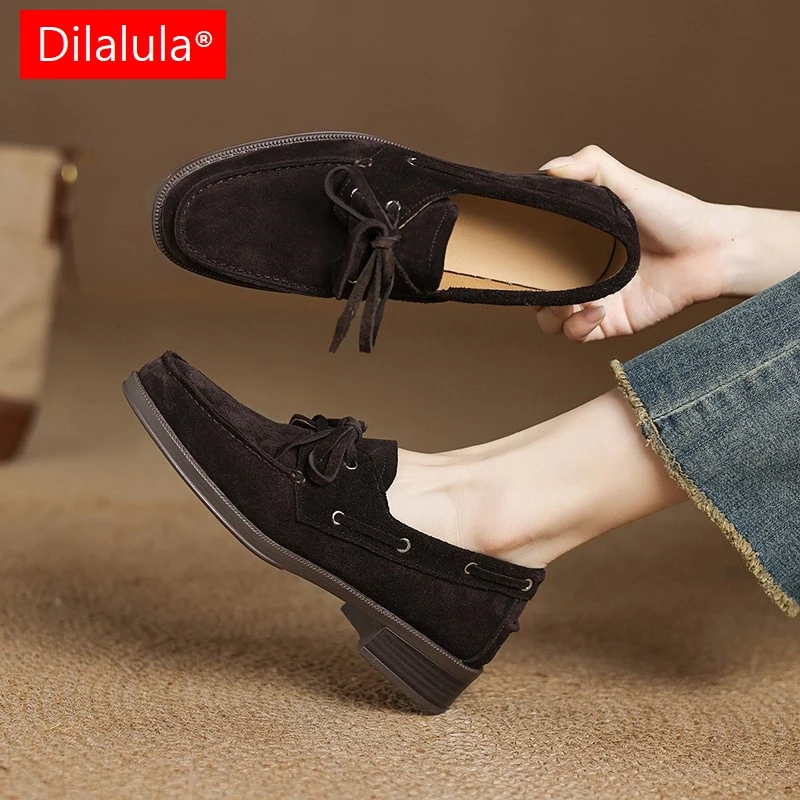 

Dilalula 2026, женские лоферы из коровьей замши, туфли-лодочки на среднем каблуке со шнуровкой и круглым носком, женские повседневные туфли в стиле ретро, повседневная обувь для шитья, большие размеры