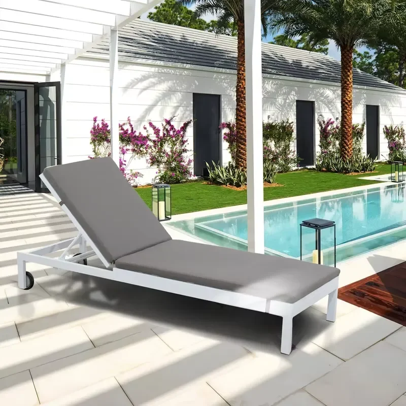 Nordic White Exterior Outdoor Patio Poolside Lounge Chair Furniture Aluminum Frame Garden Beach Chaise Sun Loungers with