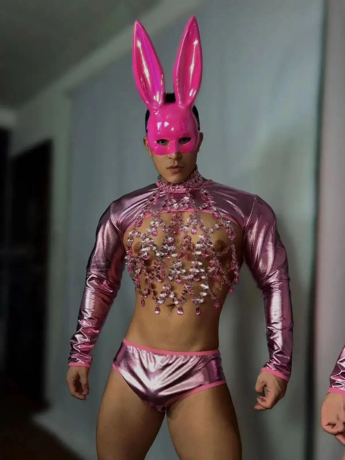 セクシーなピンクグリッターダイヤモンドトップショーツ衣装ナイトクラブ歌手リーディングダンサーステージウェアジャズダンスチームパフォーマンス衣装