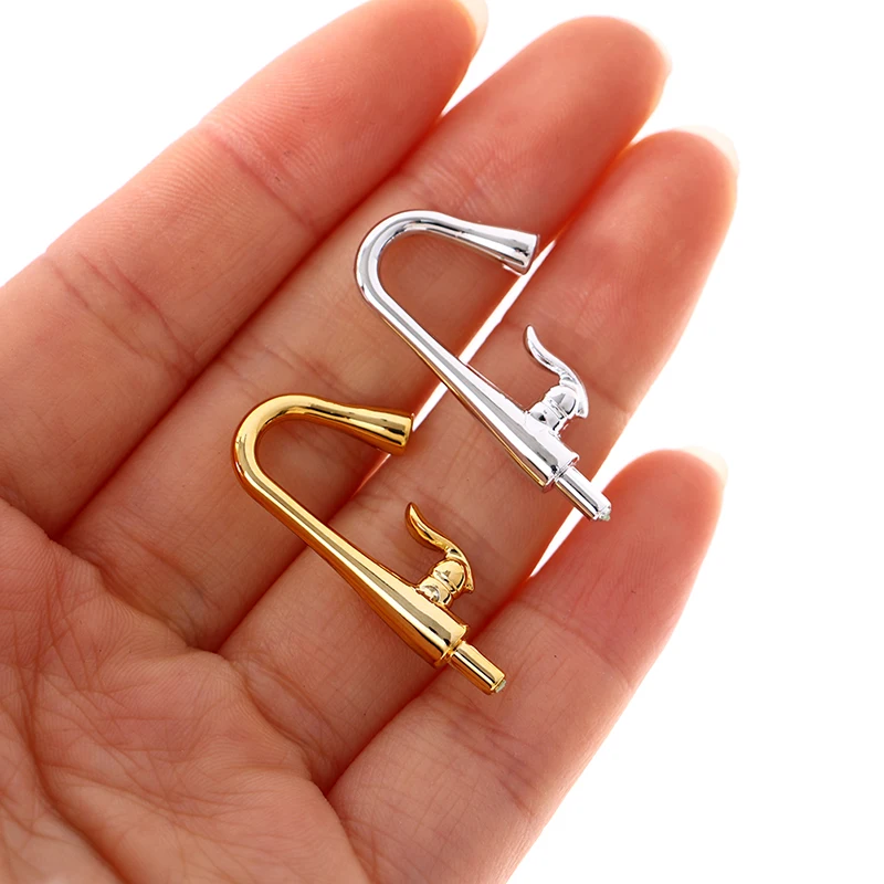 2 ピース/セットドールハウスミニチュアシングルヘッド蛇口タップモデルドールハウスバスルームキッチンミニシミュレーション装飾おもちゃアクセサリー