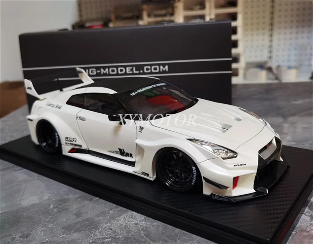 IG 1/18 For Nissan 35GT-RR LBWK Wide body Metal Diecast Car White Toys Gifts Hobby Display Ornaments Collection