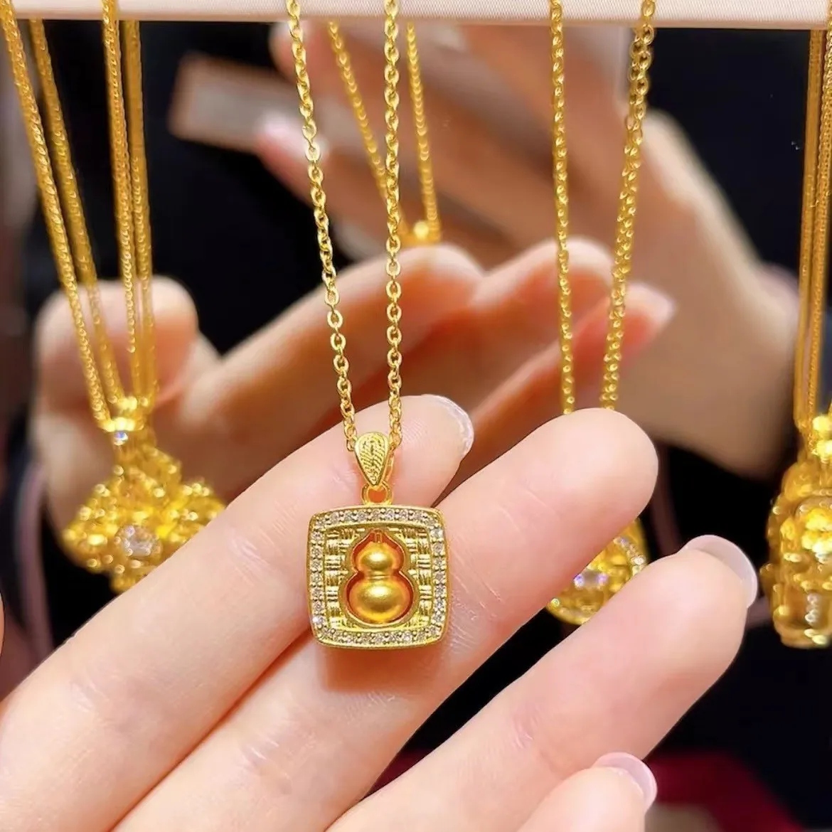 

AU999 24K Gold Rotating Gourd Pendant | Hollow - carved gourd, pearl - accented, chiseled patterns, delicate & meaningful