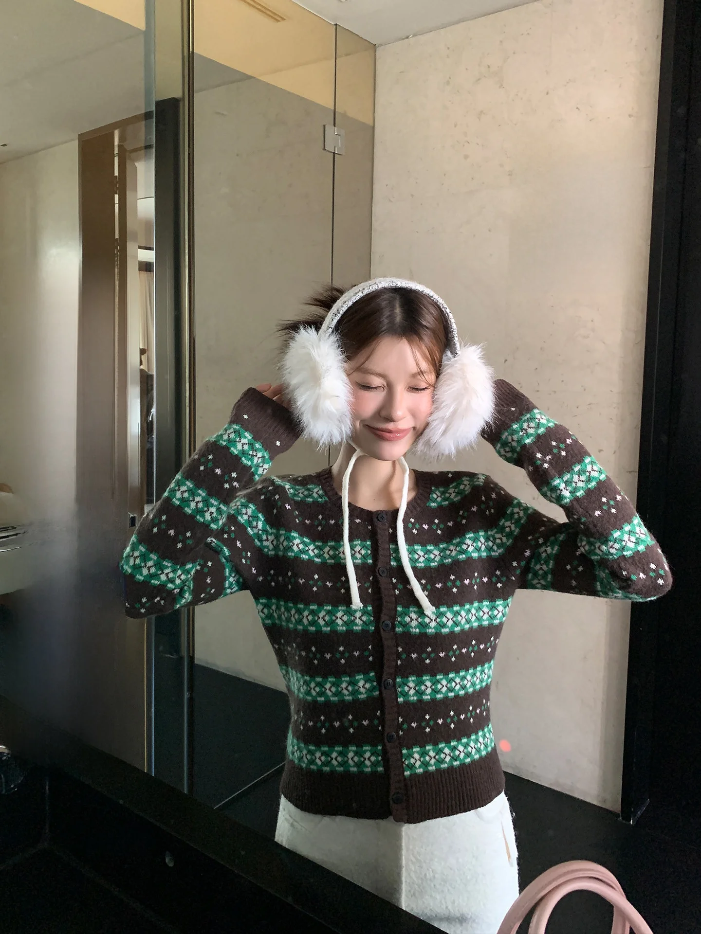 

LIONE een Field Wi Super Aosphere Brown een Contrast Color Knit Sweater Cardigan Scarf Casual Sle White Enhancing