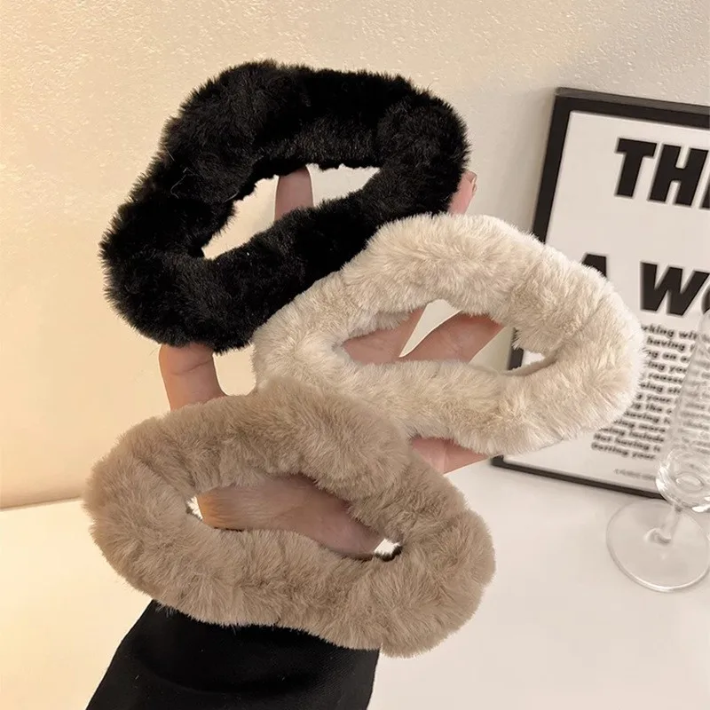 Plush Faux Rabbit Fur Crab Large Hair Claws Clips Women Girls Cloud Ponytail Hair Clamps Barrettes Clips Hair Accessories Winte