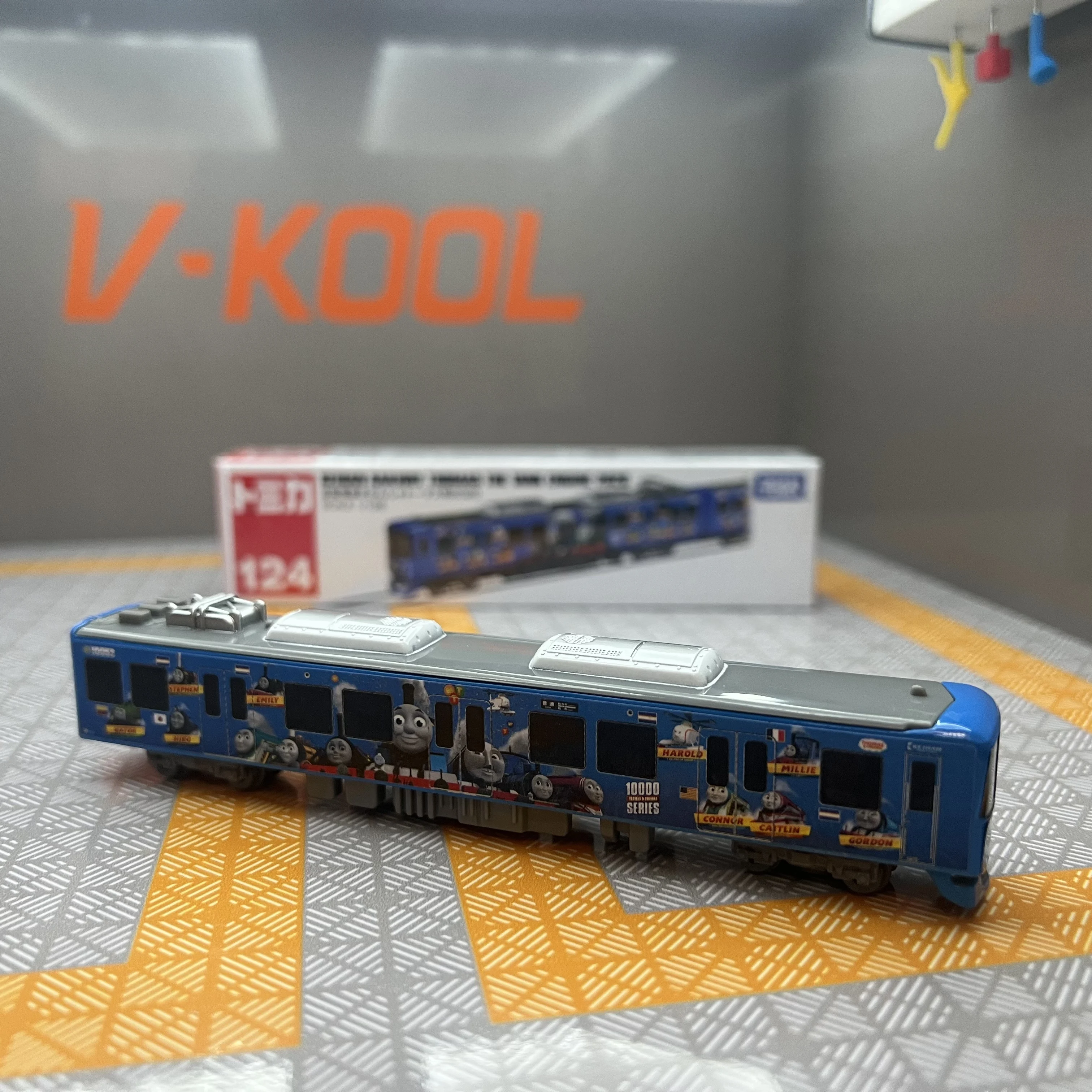 Takara Tomy Tomica Tipo largo Tomica No. 124 Keihan Tren Thomas el motor de tanque 2020 Vehículo de aleación Modo de metal fundido a presión