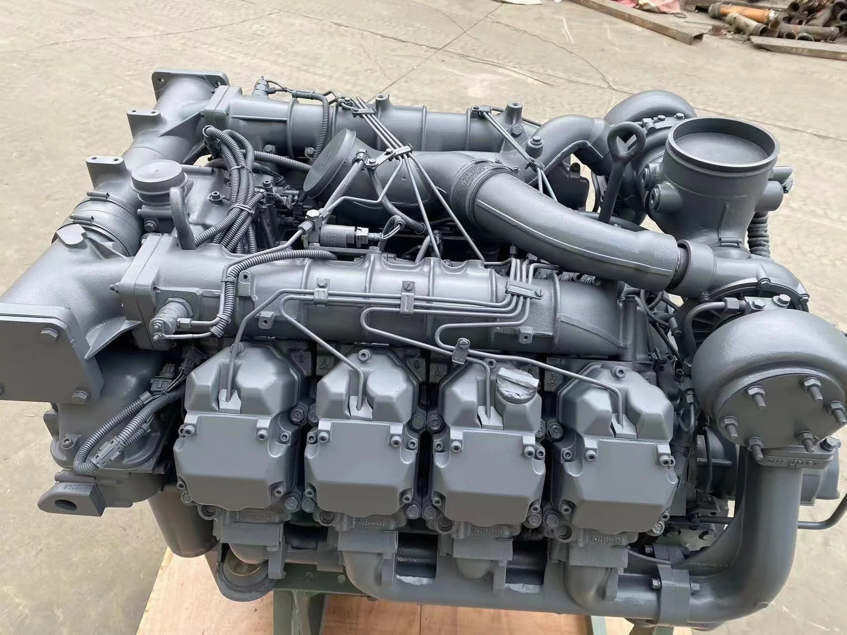 Machinery Diesel Engines Water Cooled 8 Cylinder 4 Stroke BF8M1015/C/P 324kw~440kw 1800rpm To 2300rpm For Deutz Engine Assembly