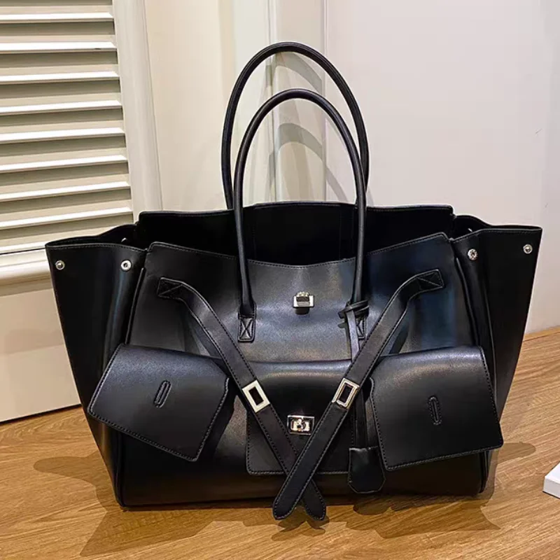 

Brand Motorcycle Women's Wing Tote Bag Trendy Lock Texture Large Capacity Fashion Shoulder Bag Tote Bag New Women's Storage Bag