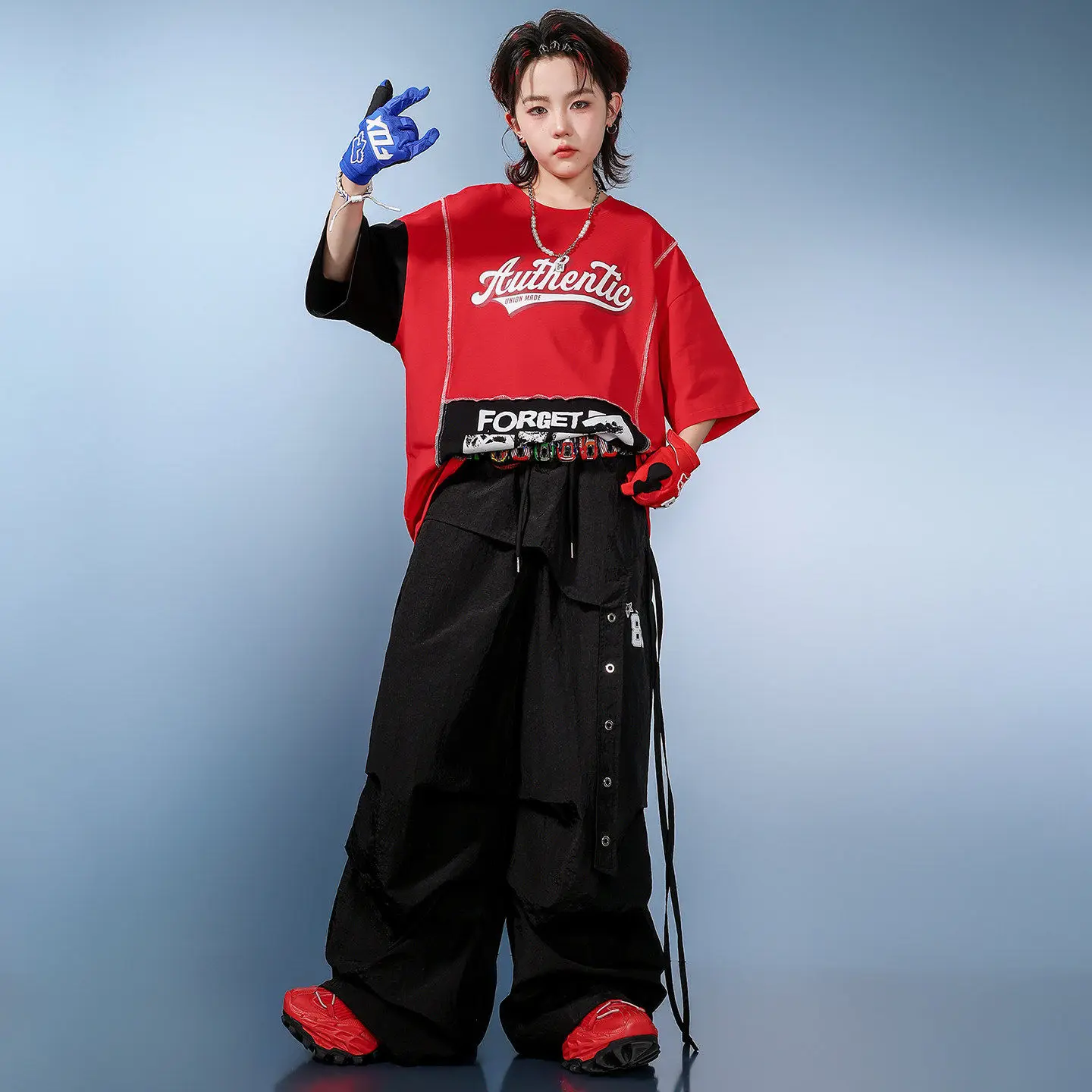 

Kid Kpop Hip Hop Clothing Red Overlock Stitch T Shirt Top Black Front Overlay Parachute Pants for Girl Boy Dance Costume Clothes