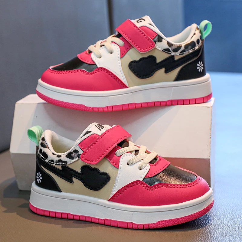 

2025 Spring Autumn Comfortable Breathable Girls' Sports Shoes New Children's Sneakers Cute Cartoon Non-slip Skateboarding Shoes