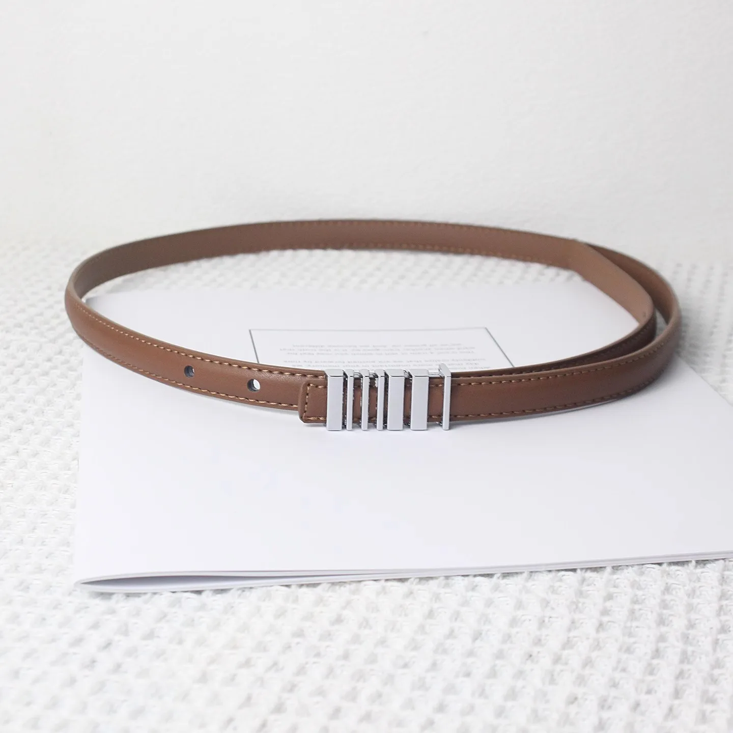 ผู้ชายผู้หญิงแฟชั่นเงินหัวเข็มขัดหนังแท้รัดตัวหญิง Cummerbund Coat เข็มขัดชุด Decration เข็มขัดแคบ J1509