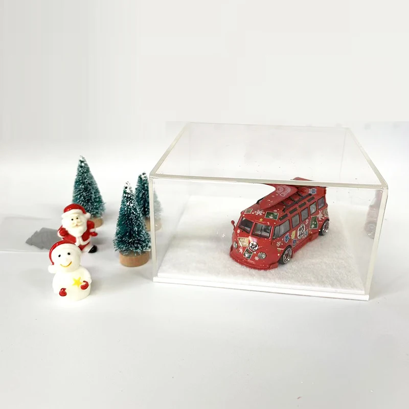 Liberty 1:64 Model samochodu T1 Bus Wide Body X'mas W/Trees, Doll & Snowman i pudełko akrylowe