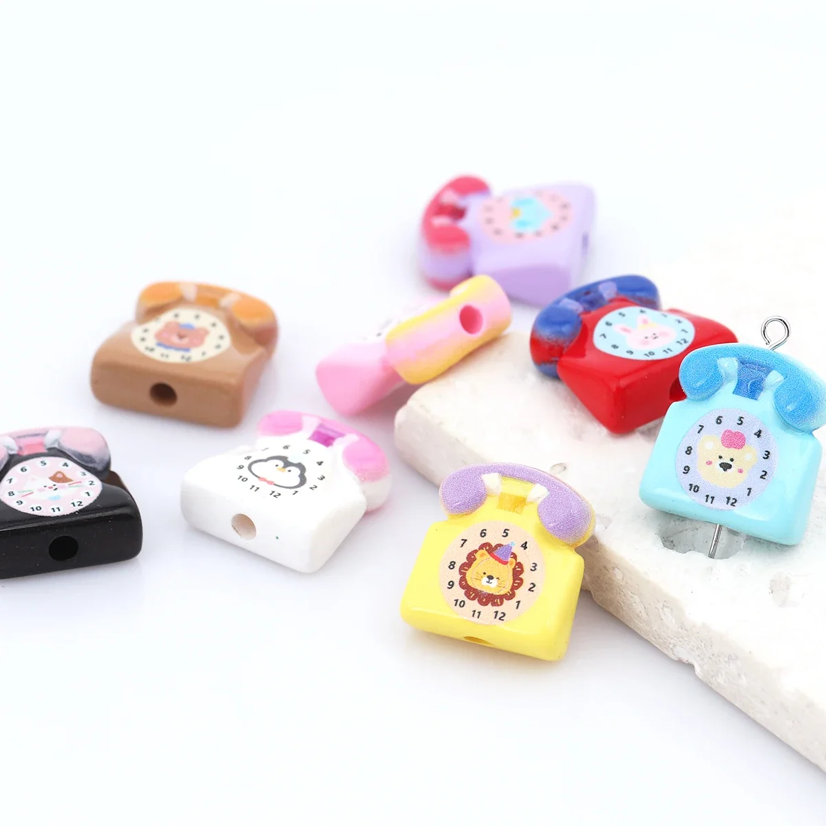 7pcs Random Color 1.6x1.7cm Cartoon Telephone Acrylic Loose Beads DIY Handmade Bracelet Jewelry Craft Supplies