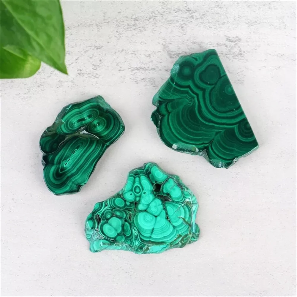 

Natural malachite slices, crystal quartz, energy gems, Reiki healing, decorative gifts