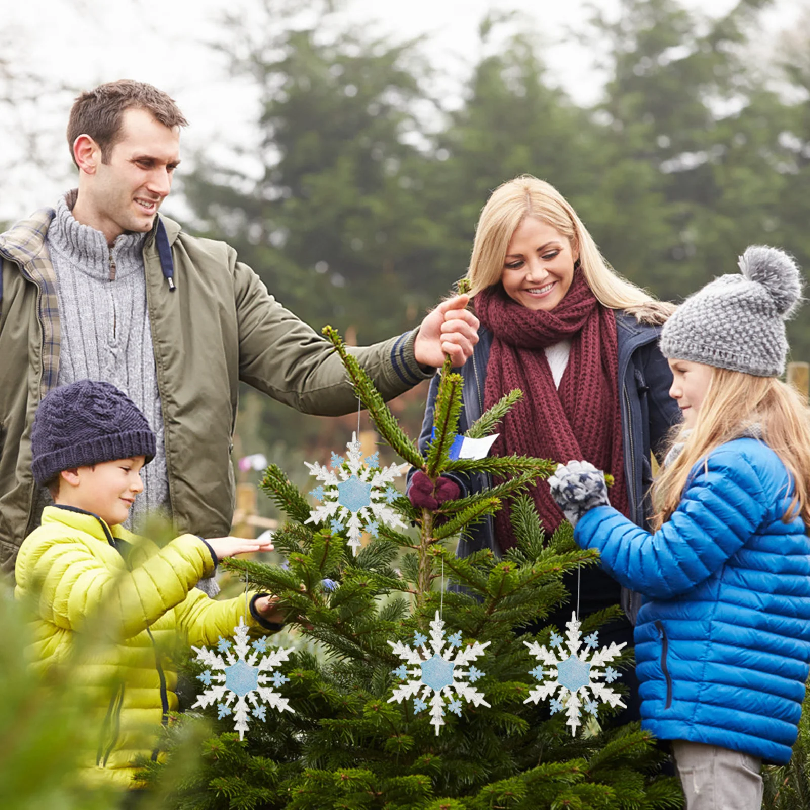 

1Pcs Snowflake Ornaments Acrylic Translucent Blue Snowflake Hanging Decoration Xmas Tree Pendant Holiday Party Decor