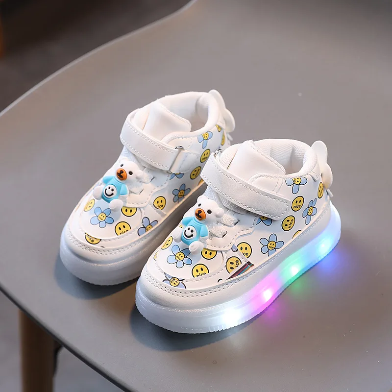 Spring and Autumn New Children's Light Glowing Sneakers Girls Smiley Leather Casual Board Shoes Toddler Shoes