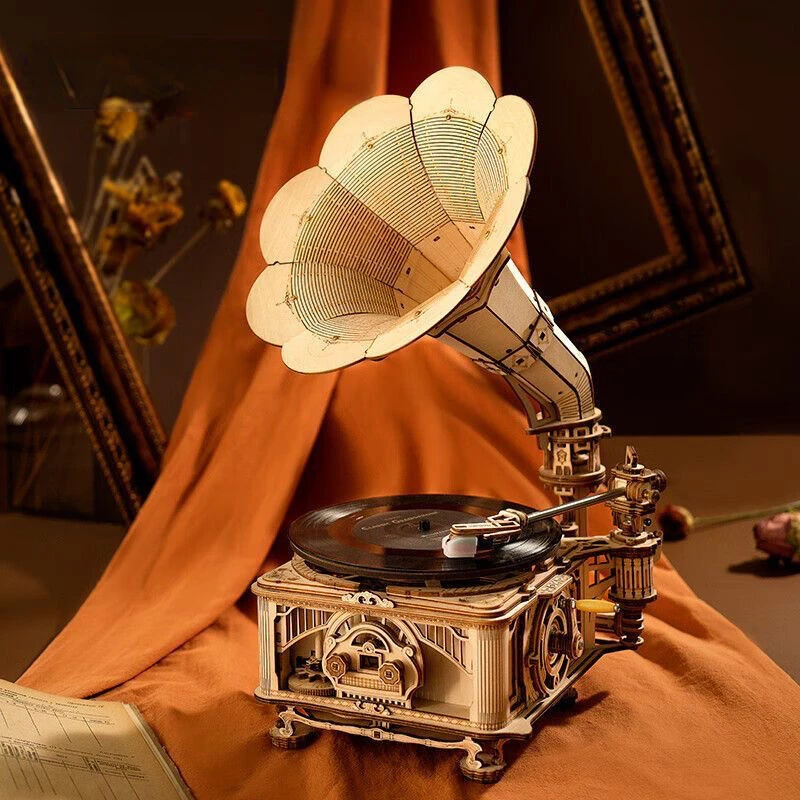 

Vintage Home Decor Creative Modern Miniature Phonograph Model Gift Music Box Tabletop Decoration Wooden Toy Decoration Crafts