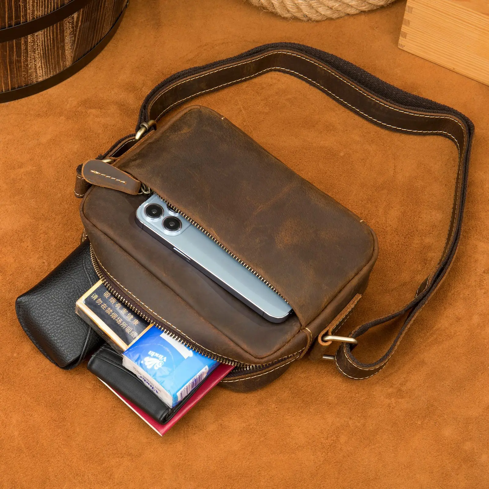 Crazy Horse Leather Messenger Bag Men's Leather Shoulder Bag for Mobile Phone Sling Bags for Men Woman Cross Body Bag view 5