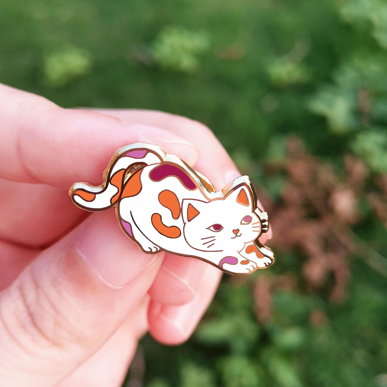 Cute Funny Stretch Cat Hard Enamel Pin Kawaii Calico Cats Cartoon Animals Brooch Accessories Fashion Badge Jewelry Decor Gift