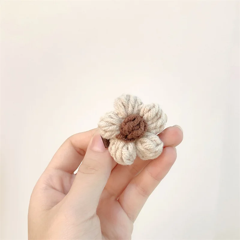 

New Woman Plush Flower Hair Clip Retro Color Girls' Side Clip Hair Accessories For Girl Fashion Ornament