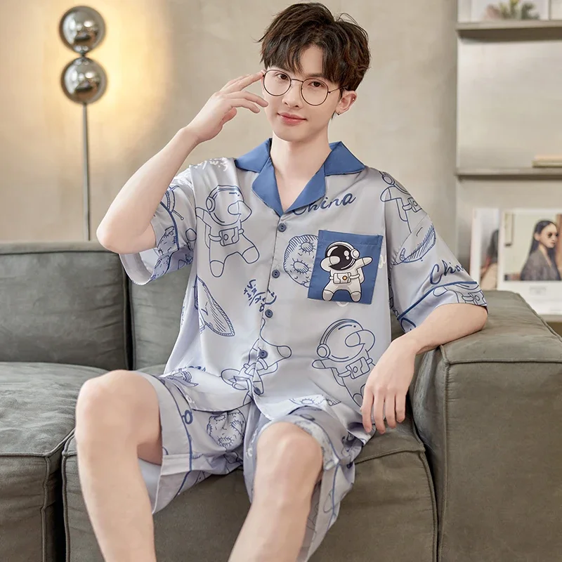 Sommer Männer Pyjamas Set Erwachsenen Nachtwäsche Homewear Astronauten Muster koreanische Seide Stoff Pyjamas lose Kurzarm Pyjamas Freizeit