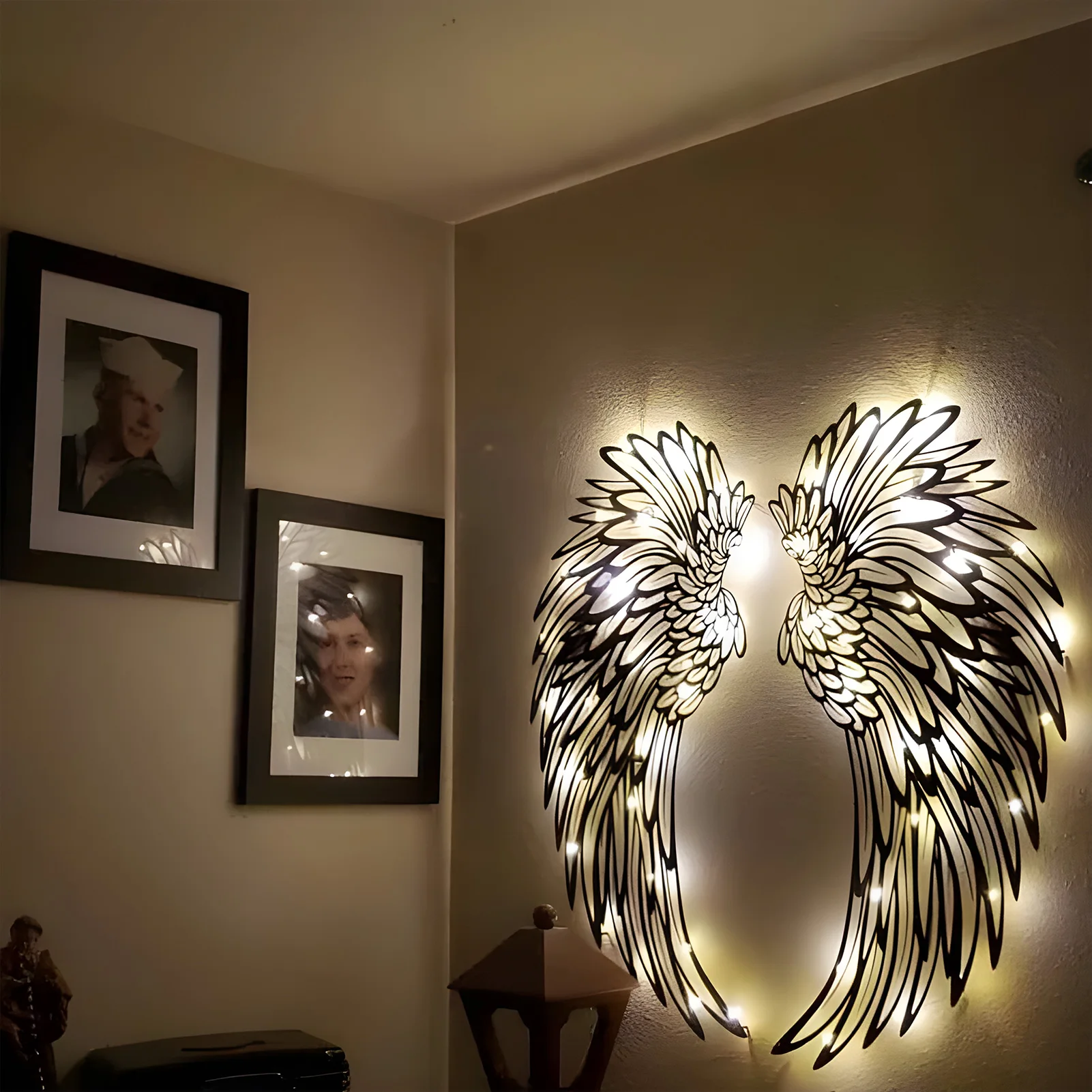 Escultura de pared de alas de Ángel, decoración Simple y rústica de hierro blanco y negro antioxidante para el hogar con luz LED