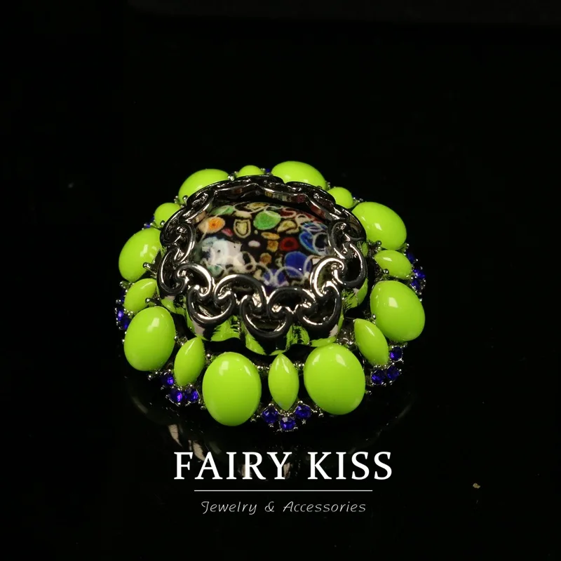 Retro Style Personalized Design Glass Inlaid Pavé Full of Diamonds Small and Exquisite Brooch