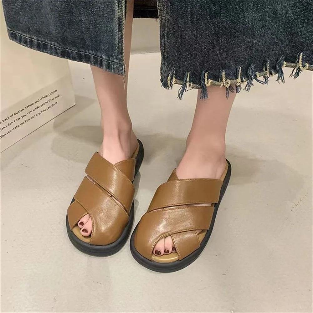 Baotou semi-slipper women wear pregnant women in summer, lazy people pedal office, Roman woven hollow muller shoes sandals.