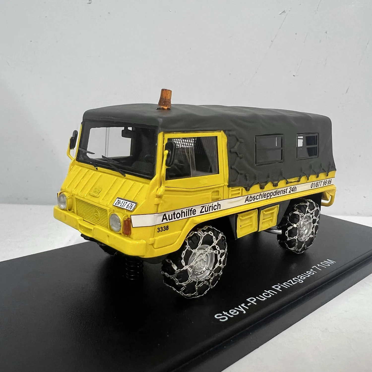 

Diecast NEO 1/43 Scale Pinz Galsteyr Dangerous Engineering Snow Off-road Vehicle Resin Static Car Resin Car Model