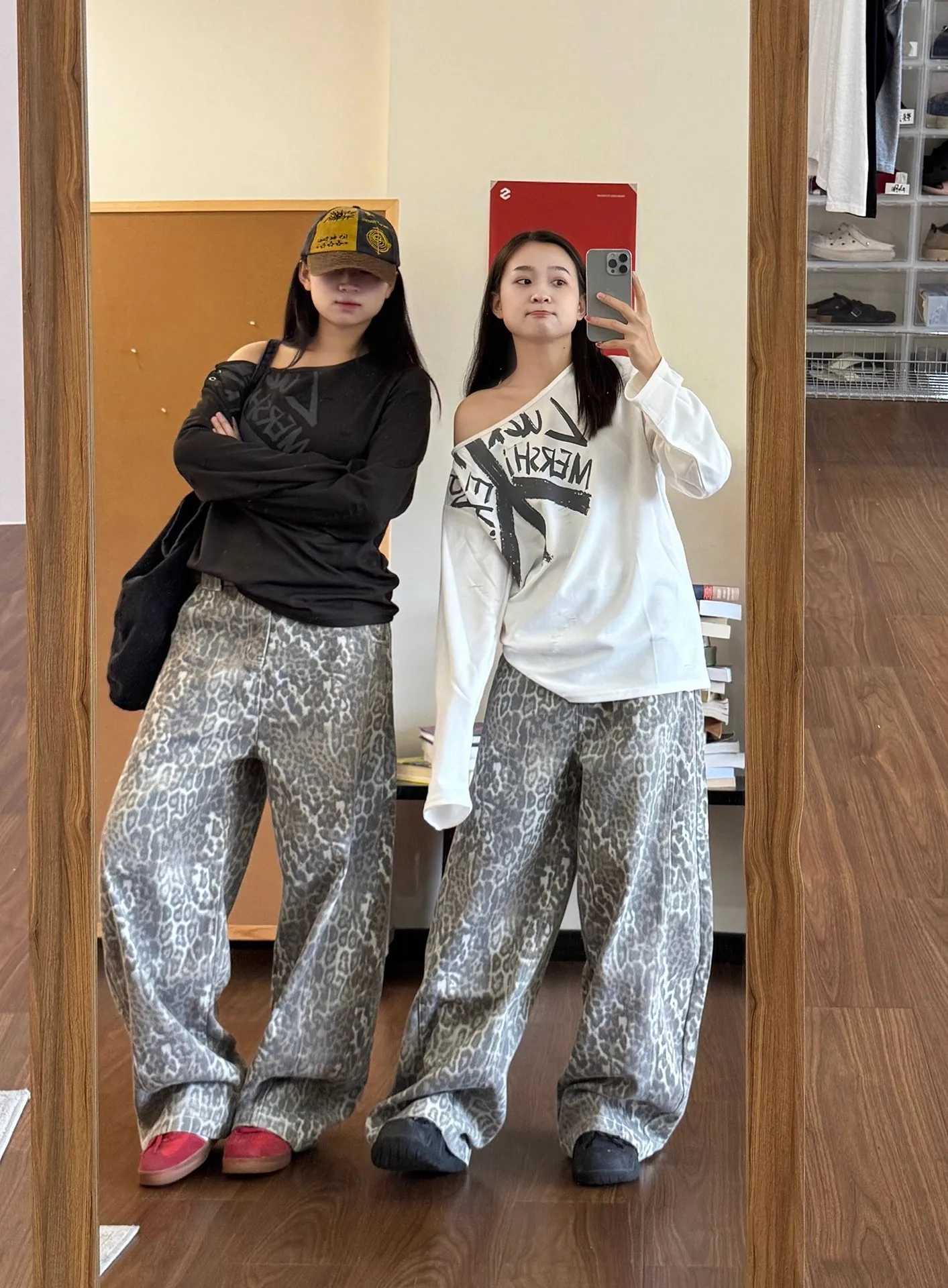 Jeans svasati unisex americani vintage con stampa leopardata Pantaloni casual lunghi fino al pavimento con gamba larga rilassata all'inizio dell'autunno